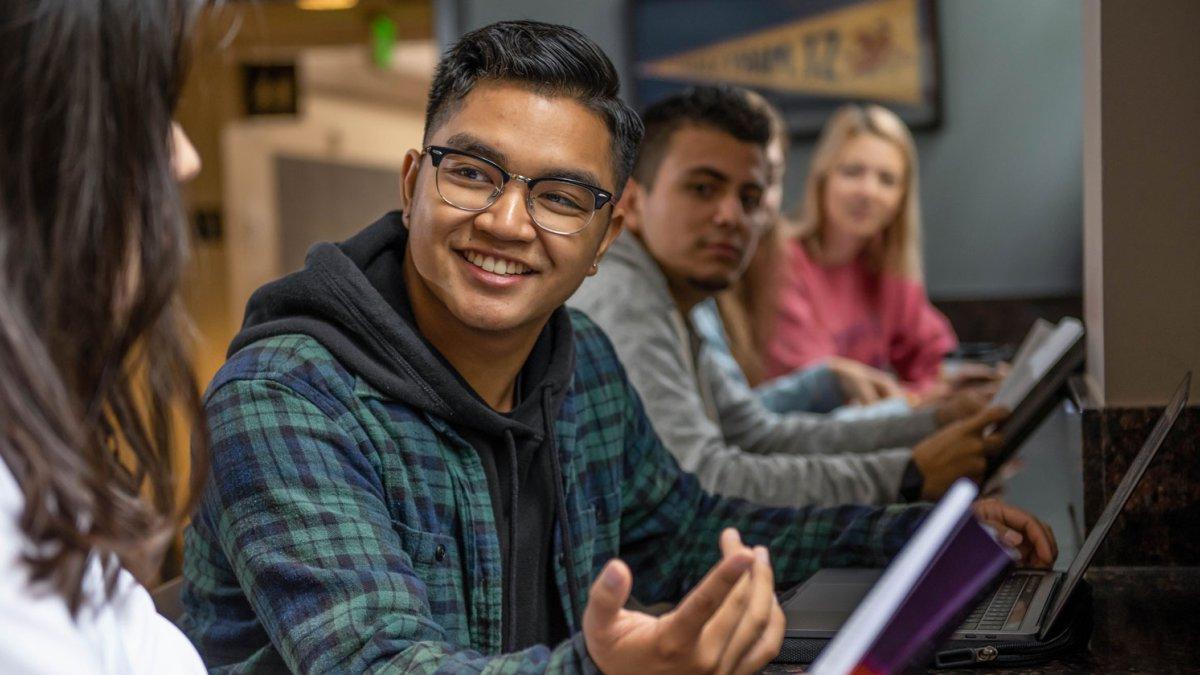 finance degree students in the cafe